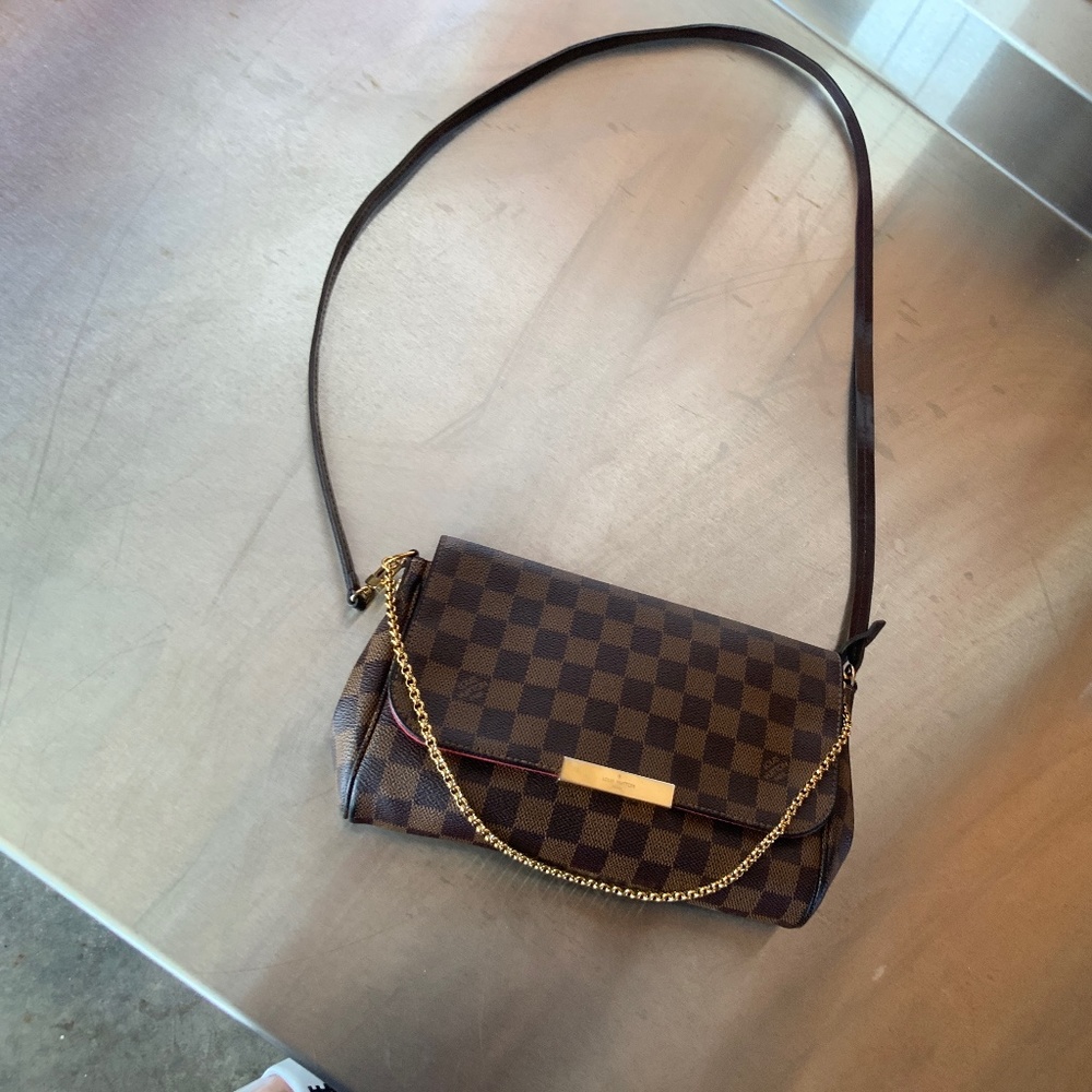 Authentic Louis Vuitton Crossbody Damier Ebene Print
